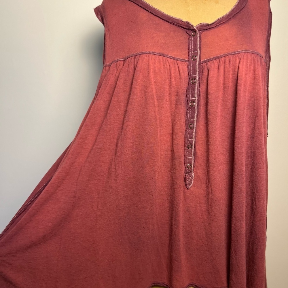 We the Free women’s sleeveless plum color tunic with snaps small - Picture 2 of 7